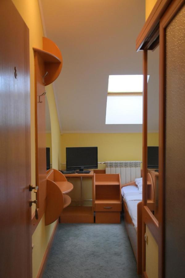Hotel Lupus Novi Sad Exteriér fotografie